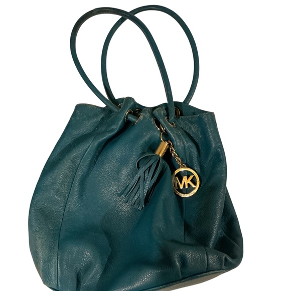 Vintage Michael Kors Turquoise Pebbled Leather Round Shoulder Bag Tassel AV1107 - Picture 1 of 8